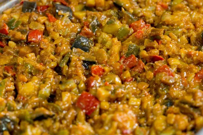 Disfruta de esta receta tradicional de nuestra economía elaborada principalmente por verduras.